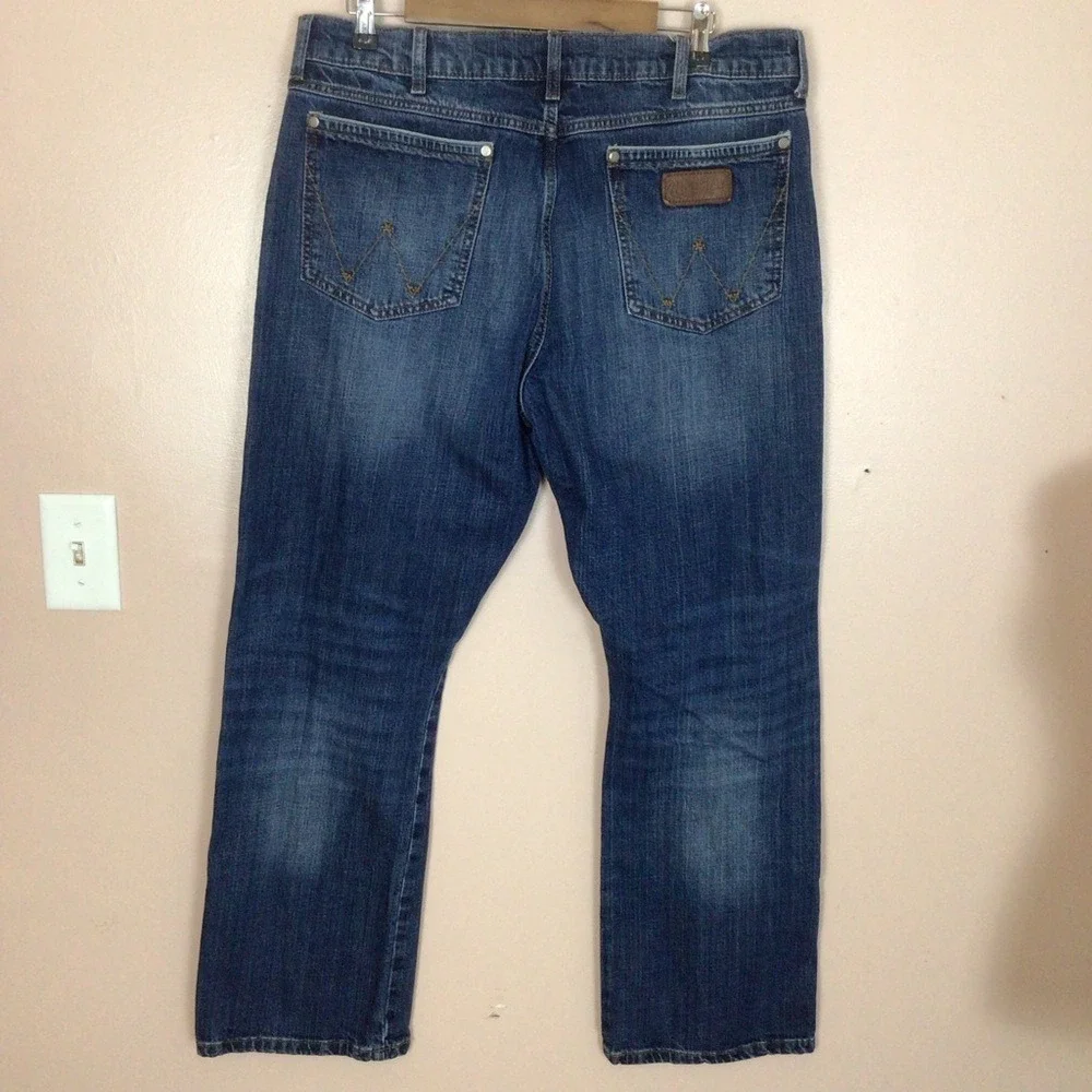 Mens Wrangler Blue Relaxed Boot Jeans Classic Style Size 36/32